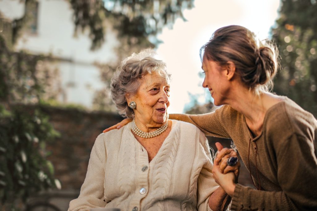 Helping the elderly with a house move